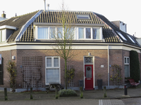 908721 Gezicht op het winkelhoekpand Oude Kerkstraat 52 te Utrecht, met rechts de Zandhofsestraat.N.B. bouwjaar: ...